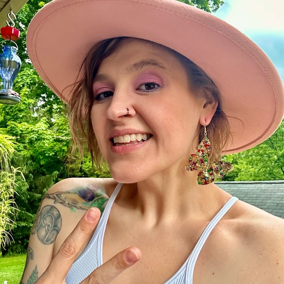 Meet your Posher, Kaila - Picture 2 of 11